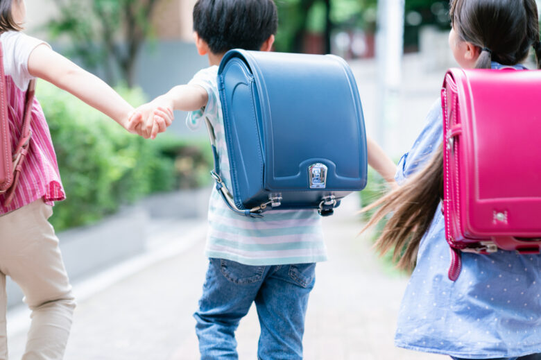 小学生以下の逆さまつげの手術に関して